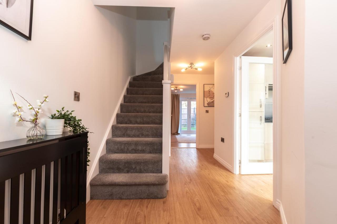 Cheerful 3 Bedroom House - Sleeps 7 Alwalton Ngoại thất bức ảnh