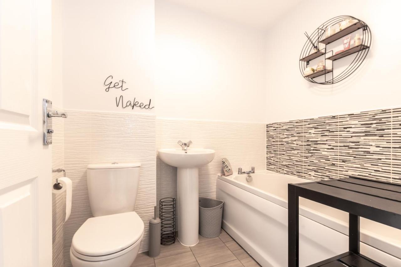 Cheerful 3 Bedroom House - Sleeps 7 Alwalton Ngoại thất bức ảnh