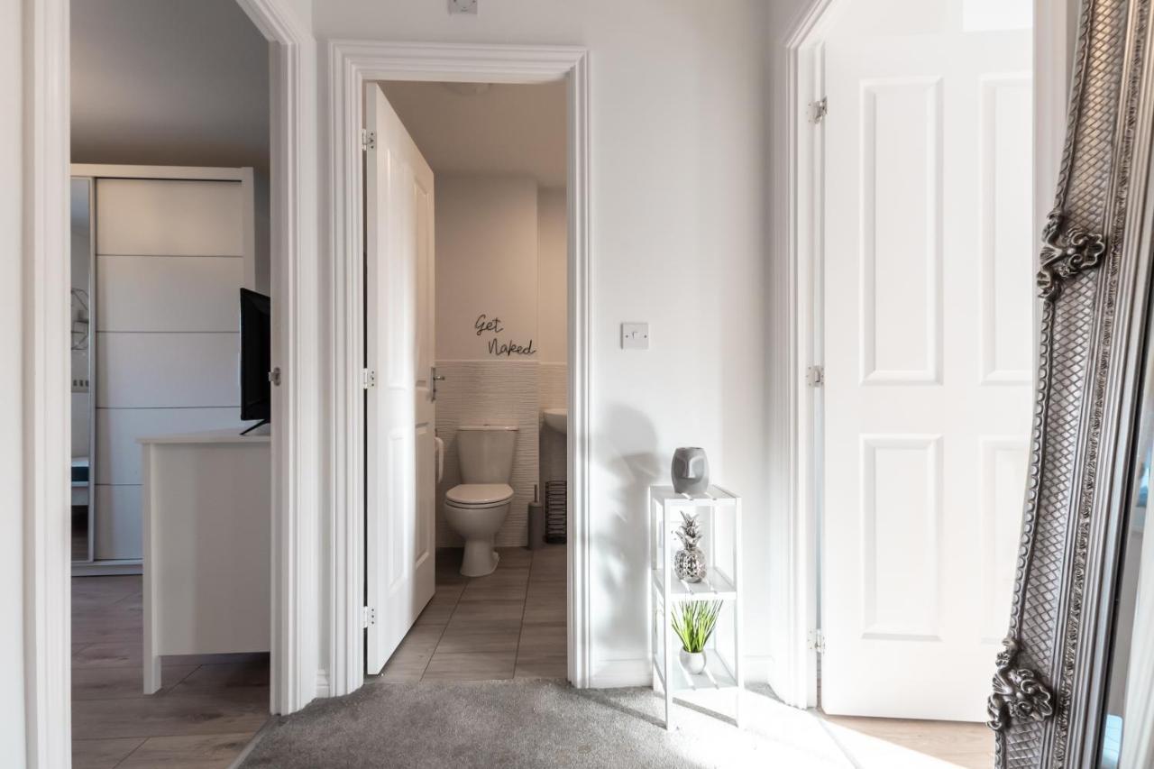 Cheerful 3 Bedroom House - Sleeps 7 Alwalton Ngoại thất bức ảnh